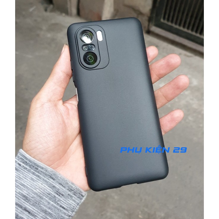 Ốp lưng silicon đen bọc camera Pudini