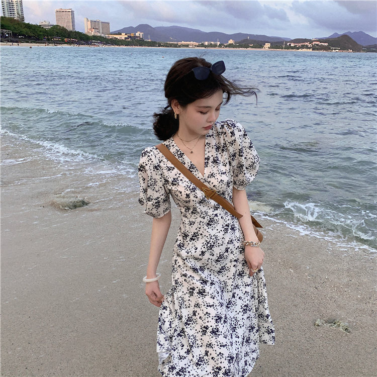 Đầm dáng dài cổ V họa tiết hoa ngọt ngào kiểu retro Hàn Quốc