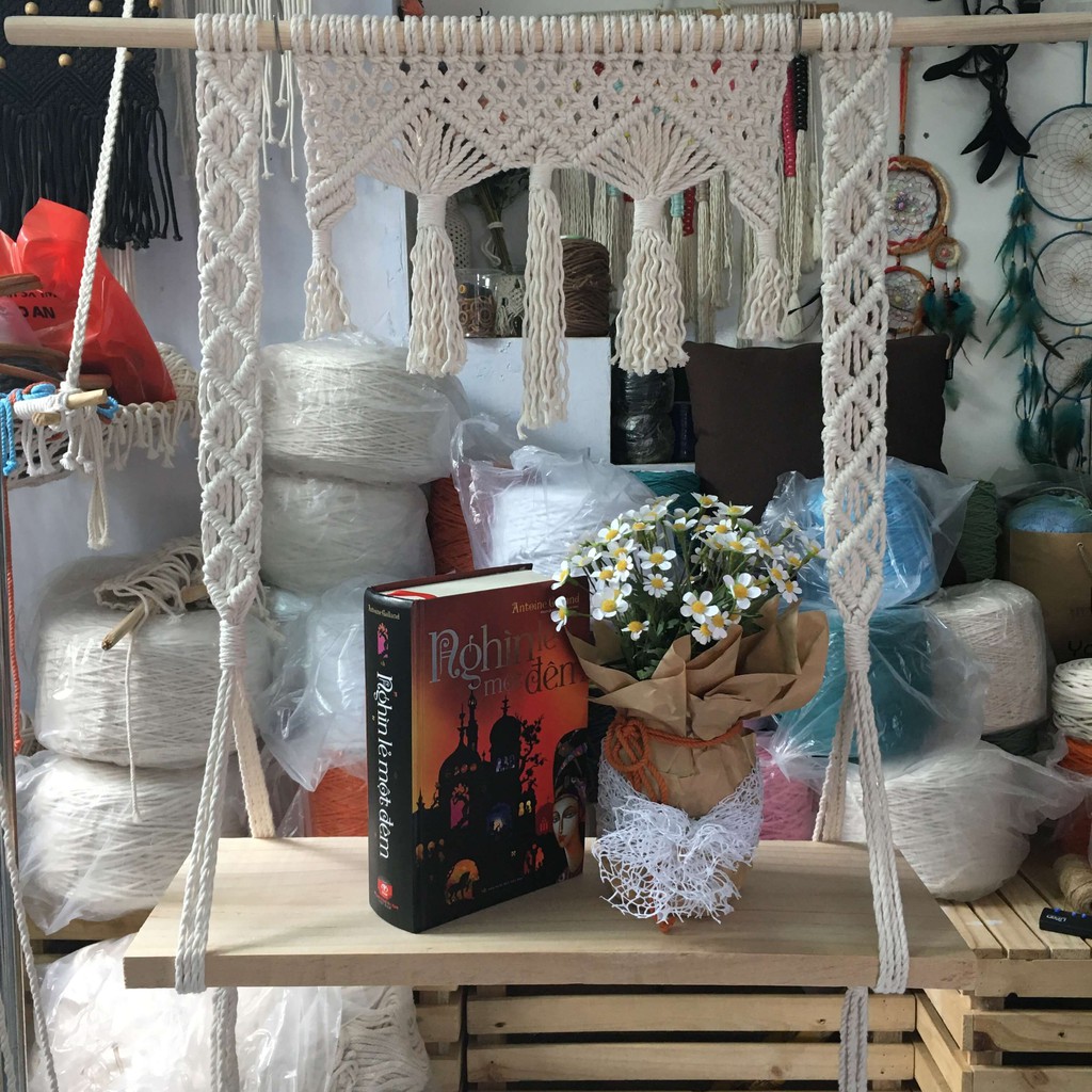 Kệ gỗ treo tường macrame có dây thừng ngang 60cm x 25cm làm giá sách, kệ trang trí