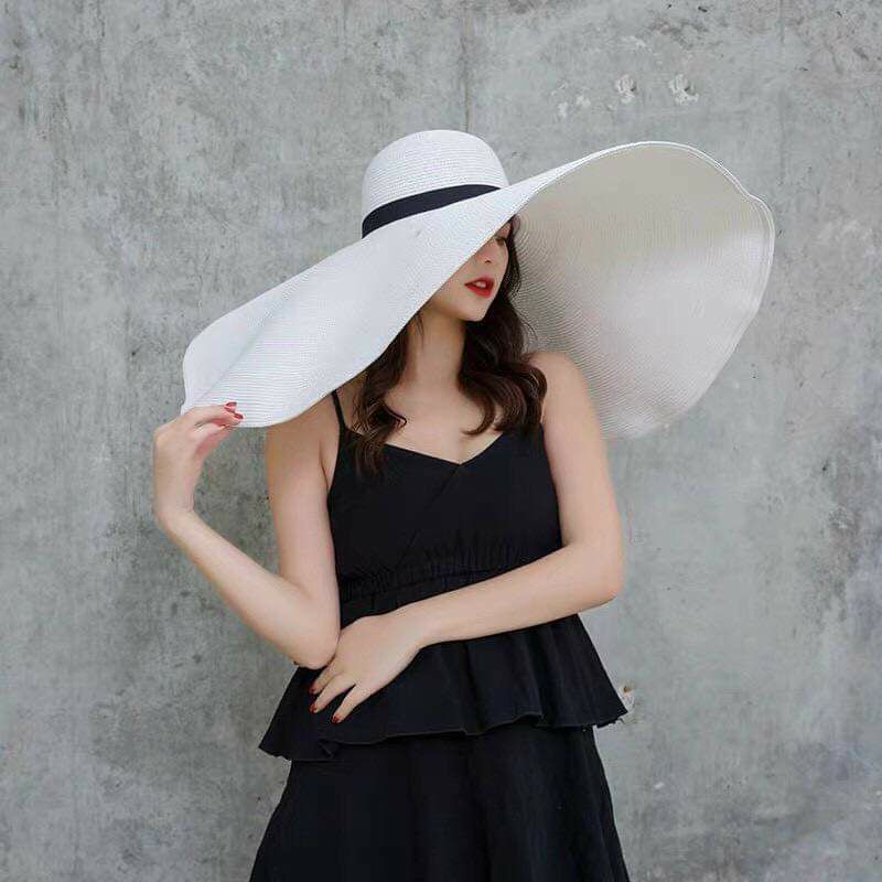 Mũ cói đi biển vành siêu rộng đai đen siêu sang chảnh