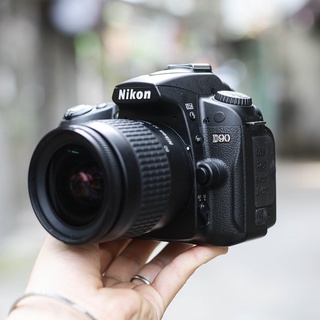 Bộ máy ảnh Nikon D90 kèm ống kính kit 18-55 mm F3.5-5.6