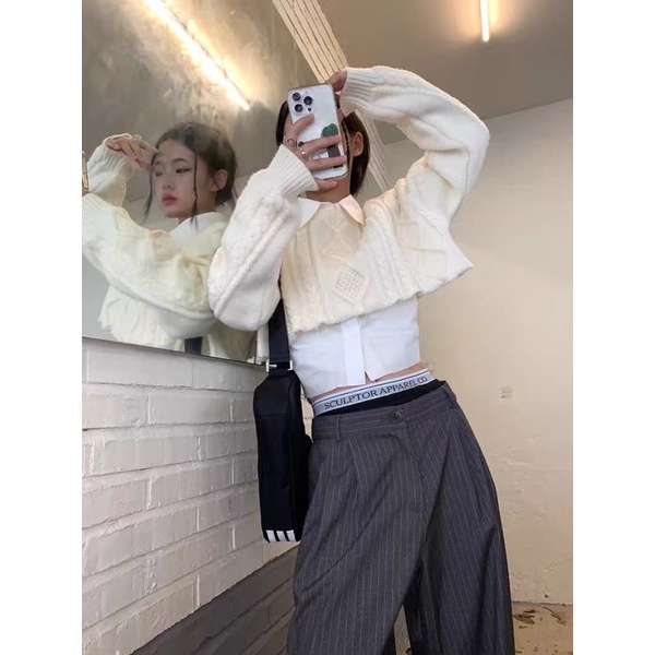 Áo len croptop Jennie Black Pink