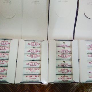 Son Dưỡng Môi Lô Hội Forever