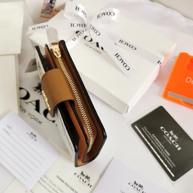 Ví Da Gập Đôi C4899 Màu Trắng Họa Tiết Hoạt Hình