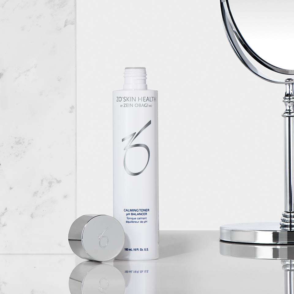 Nước hoa hồng Calming Toner 180ml giúp làm dịu da, cân bằng độ pH và thu nhỏ lỗ chân lông