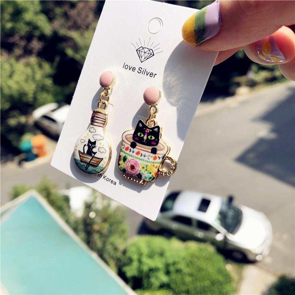 1 Khuyên Tai Hình Mèo Bóng Đèn Tráng Men Dễ Thương