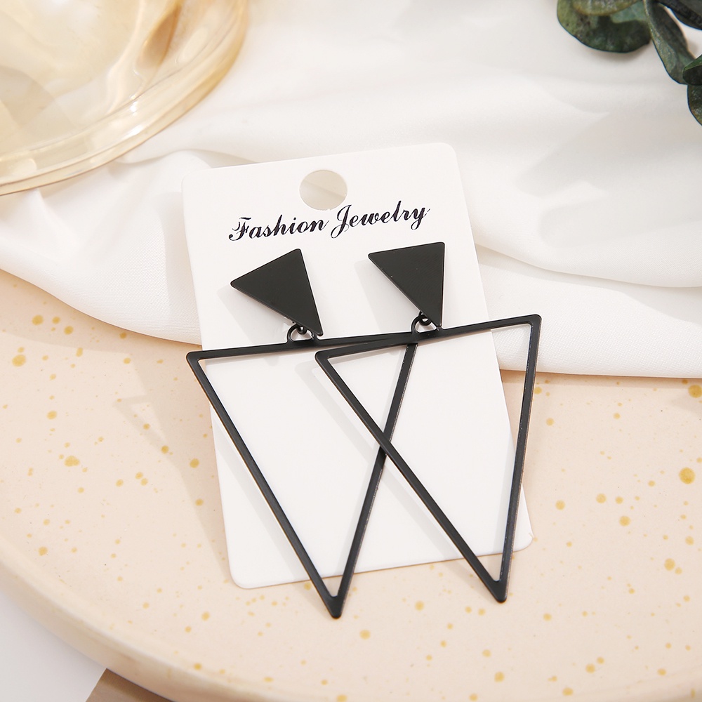 Khuyên Tai Hình Tam Giác Màu Đen Đơn Giản Thời Trang Cho Nữ