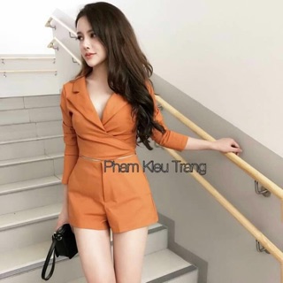 Set quần đùi, áo cổ vest.