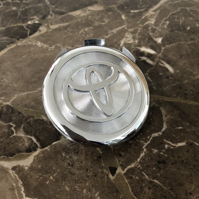 Sản Phẩm Logo chụp mâm, ốp lazang bánh xe ô tô Toyota đường kính 68mm .