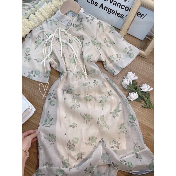 Đầm cổ tàu voan nude phối hoa xanh