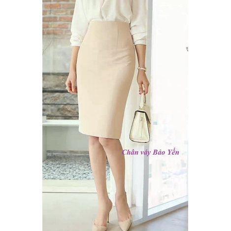 Chân váy bút chì màu be nhạt tơi gối xẻ sau( sẵn size) - M12B