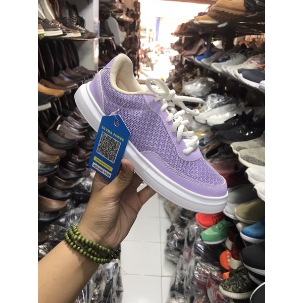 Giầy thể thao nữ