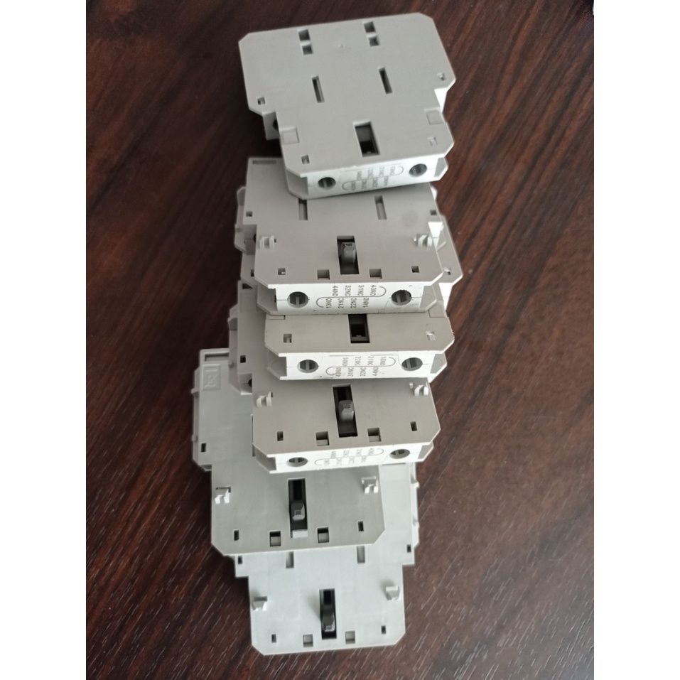 Tiếp điểm phụ khởi động từ LS chính hãng