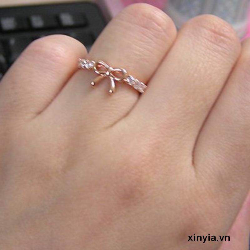 Nhẫn Nơ Đính Kim Cương Giả Đơn Giản