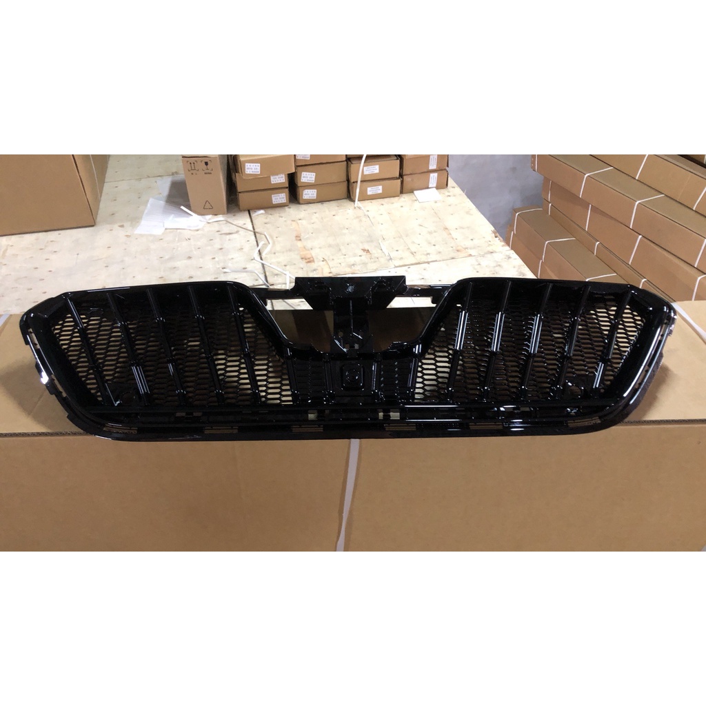 Mặt Ca Lăng độ Vinfast Lux A, Mẫu V8 thể thao Maserati đẳng cấp. Lắp đặt zin theo xe không phải chế