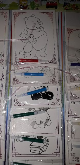 Set 10 tờ tô màu kèm theo viết tập tô có nhiều màu sắc và mẫu