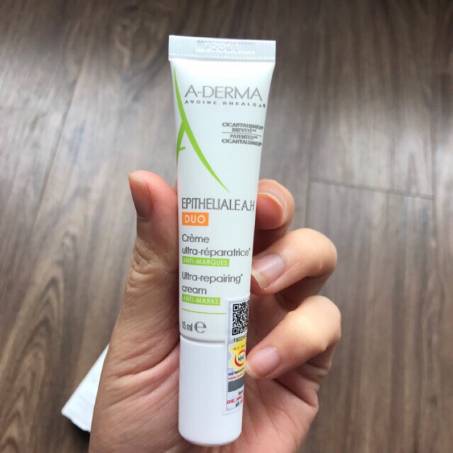 Kem làm lành sẹo, tái tạo da Aderma epitheliale AH Duo 15ml