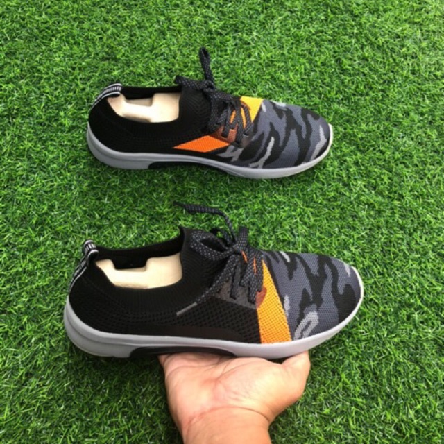 Giày Skechers ( bán hết )