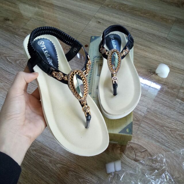 Sandal xo ngón nhé khách