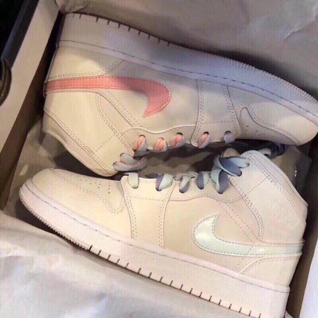 GIÀY NI KE AIR FORCE DÂY 2 MÀU HOT HIT SALE