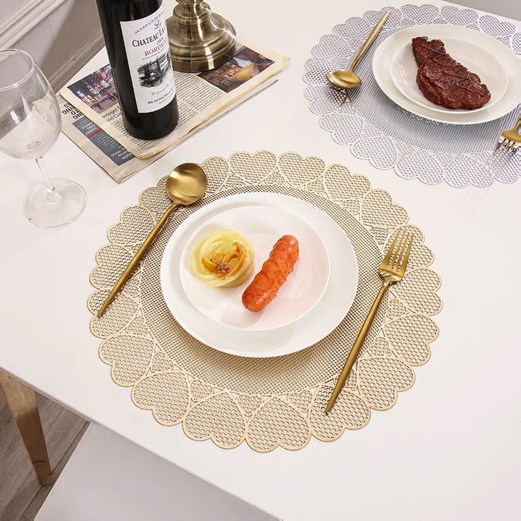 Tấm lót bàn ăn, lót lọ hoa, placemat, nhựa dẻo màu vàng và bạc, đường kính 38cm, xinh, rẻ, tiện lợi