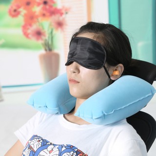 Bộ Gối Hơi Tựa Cổ + Bịt Mắt + Bịt Tai giúp bạn thoái mái với những chuyến đi.