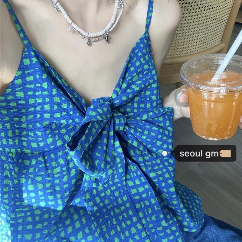 Áo Hai Dây Cổ Chữ V Họa Tiết Sọc Caro Màu Xanh Lá/Trắng Thiết Kế Mới Thời Trang Theo Phong Cách Hàn Quốc