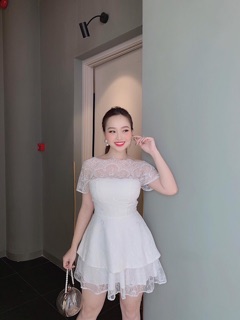 Đầm xoè ren tâng tay con