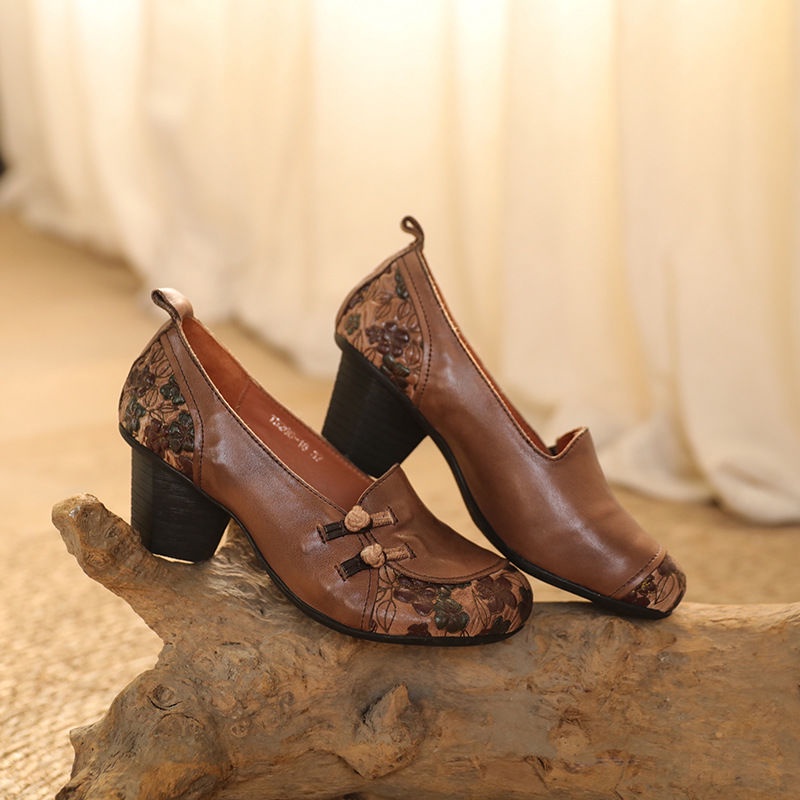 Giày Cao Gót Da Bò Mũi Tròn Đế Dày Cài Khóa Dập Nổi Kiểu Retro Thời Trang 2022 Cho Bạn Gái