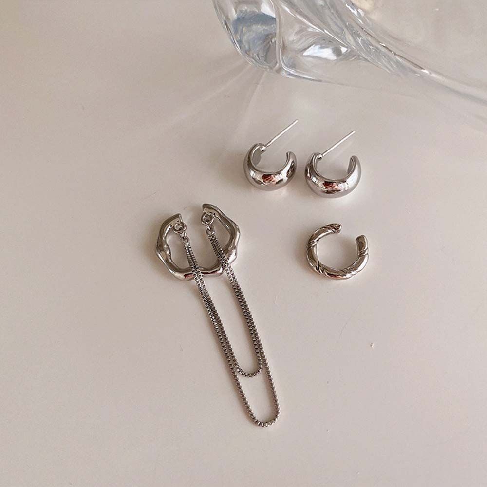 Set 4 Khuyên Tai Dạng Vòng / Khuyên Tai Bằng Kim Loại Phối Tua Rua Phong Cách Punk Thời Trang Hàn Quốc Cho Nữ