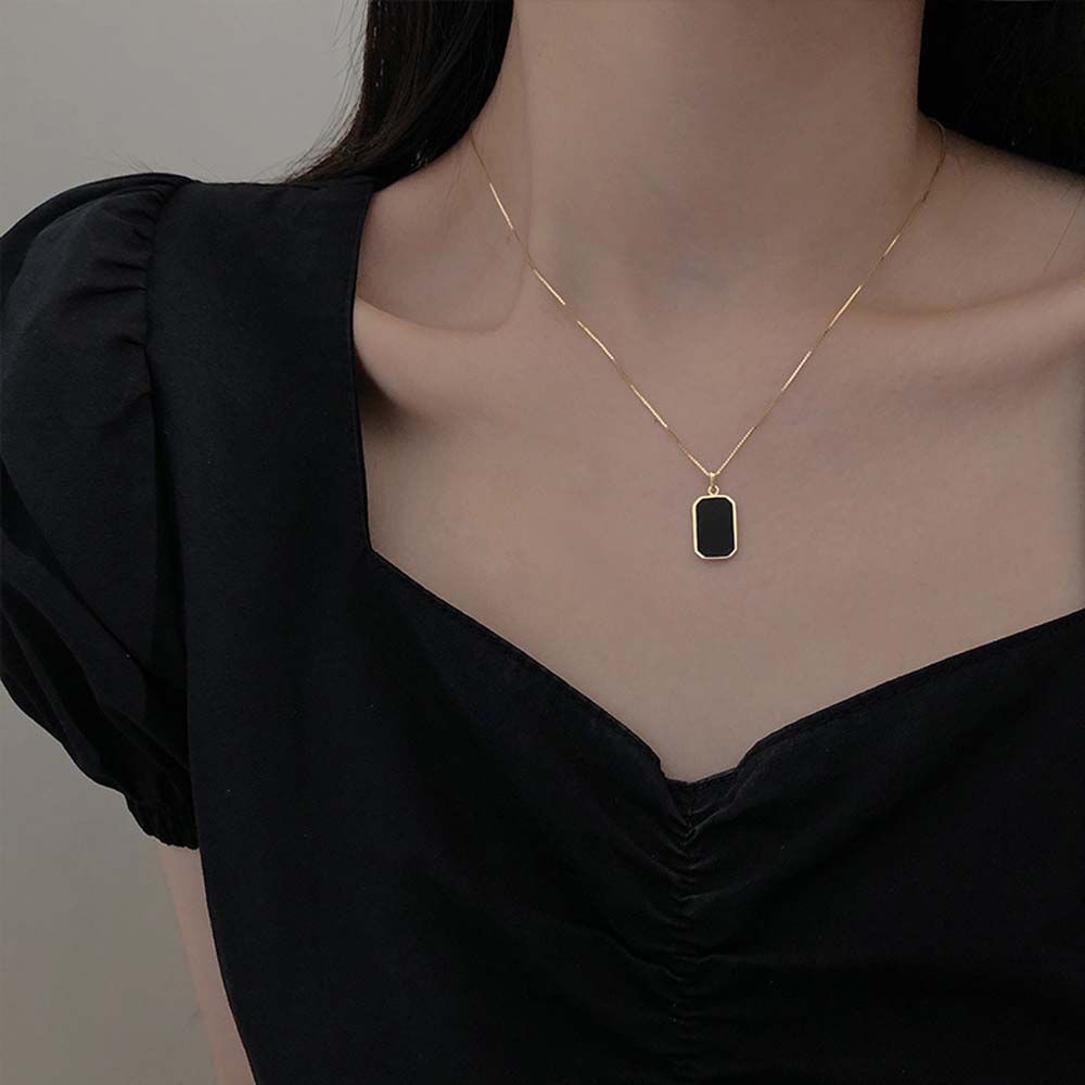 Vòng cổ hợp kim mặt hình vuông nhiều màu thời trang Hàn Quốc cho nữ