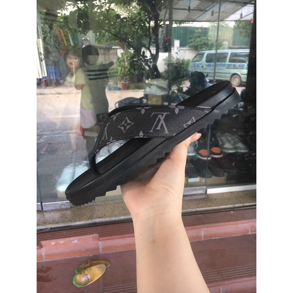 Bộ dép chéo-lê-tông GC và Lv