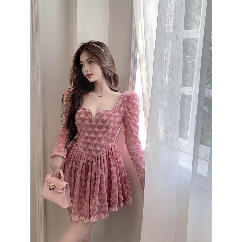 Đầm nhung cổ vuông ba chiều màu đồng nhất phong cách Pháp ngọt ngào quyến rũ