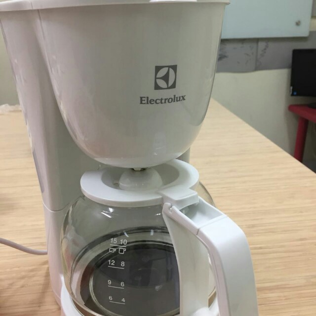 Máy pha cafe Electrolux ECM1303W