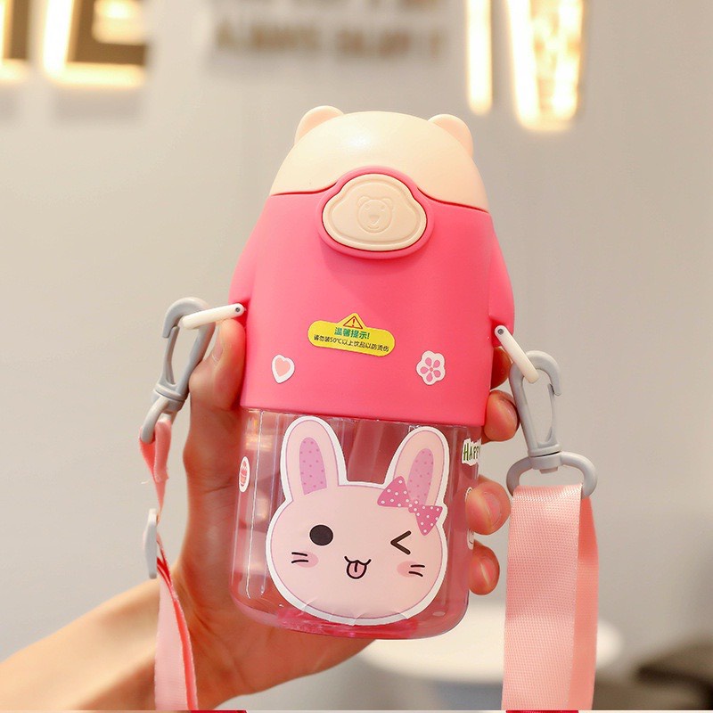 BÌNH ĐỰNG NƯỚC NGHỘ NGHĨNH CÓ QUAI ĐEO KÈM STICKET DUNG TÍCH 650ML DÀNH CHO CÁC BÉ ĐI HỌC NHỎ GỌN DỄ THƯƠNG