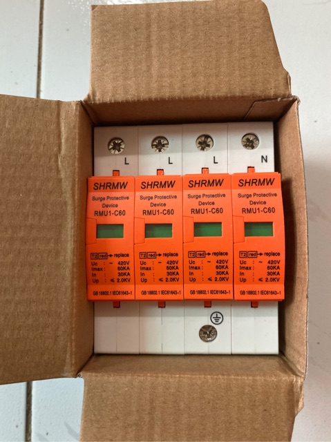 Thiết bị Chống sét lan truyền AC 3pha 4P , điện mặt trời hoà lưới