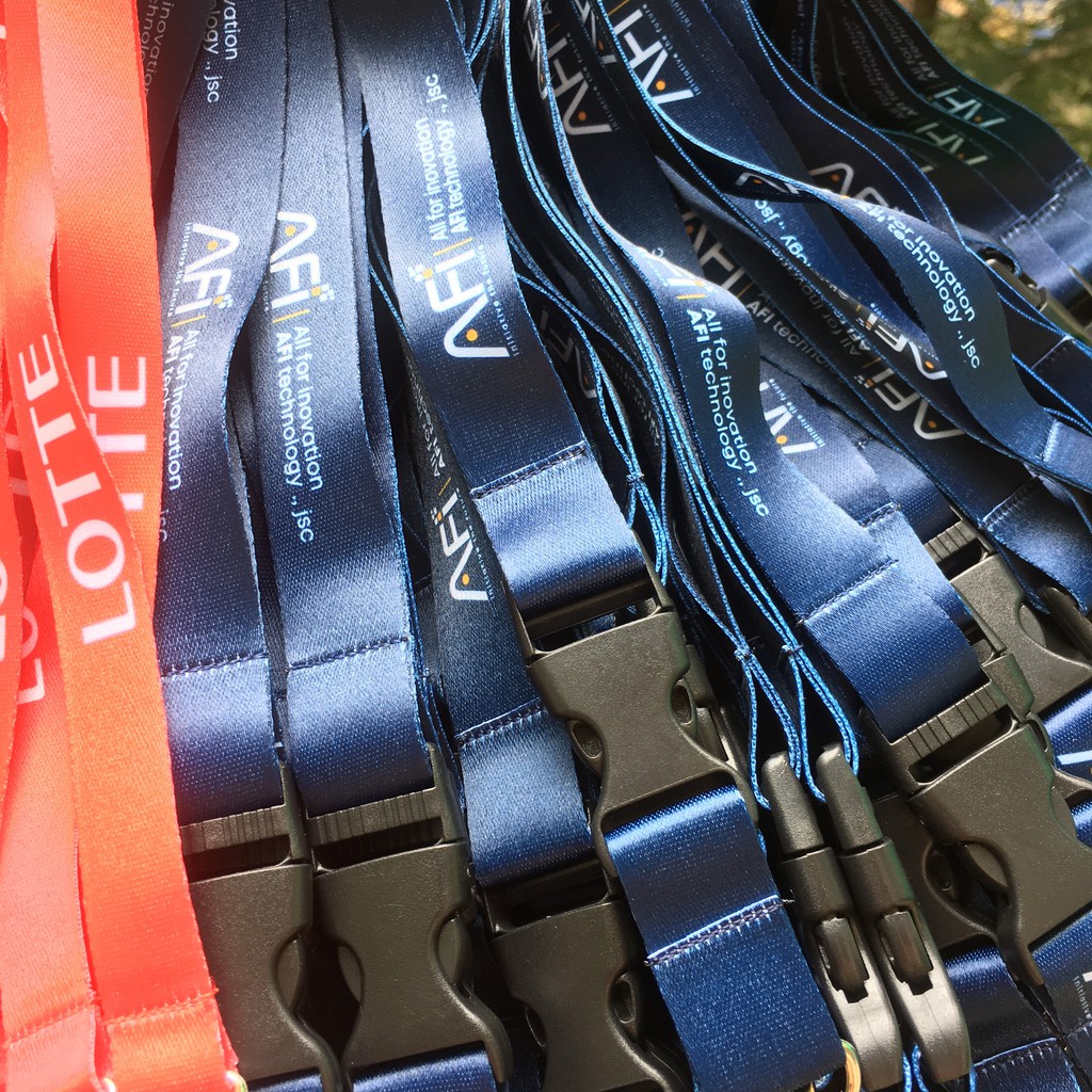 Dây đeo thẻ nhân viên cao cấp,  xưởng in thẻ nhân viên đẹo giá rẻ theo yêu cầu