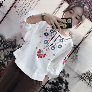 Áo kiểu chất liệu vải cotton linen có thêu hoạ tiết độc đáo xinh xắn
