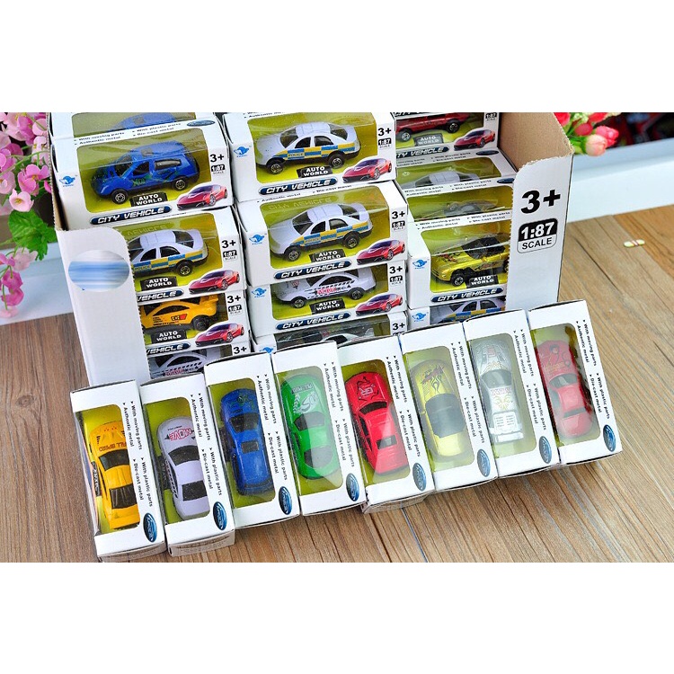 Xe kim loại mô hình 1:64