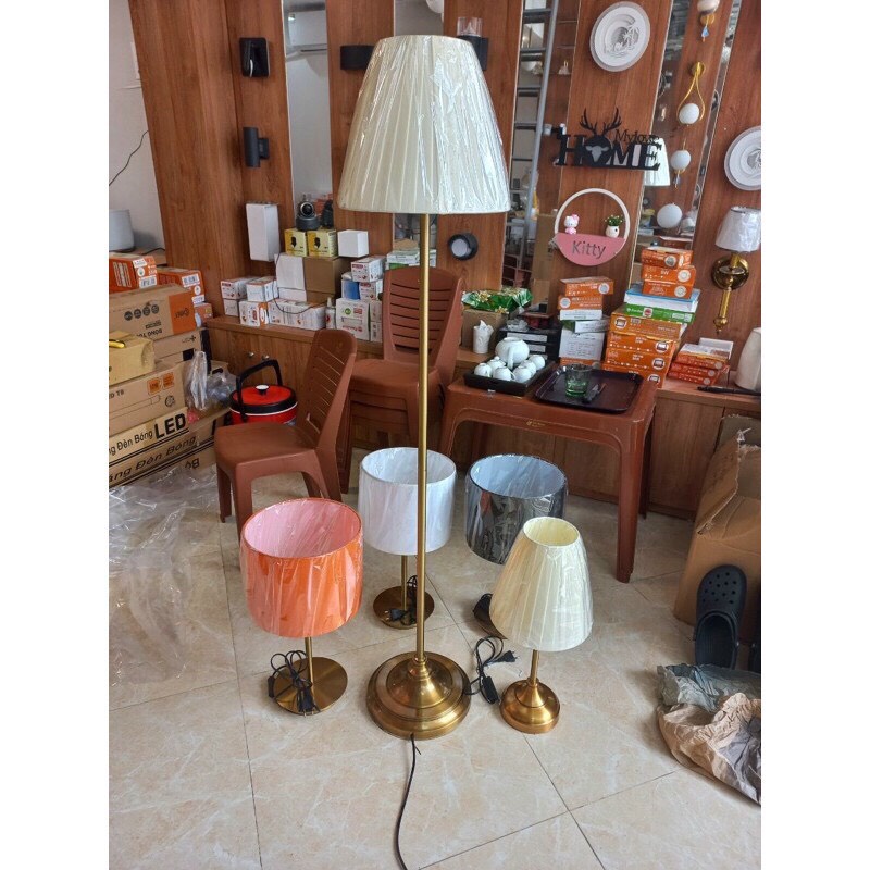 Đèn cây cho phòng khách phòng ngủ thân mạ vàng cao cấp ĐÔ THÀNH LIGHT