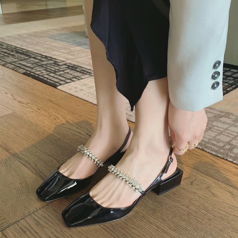 Giày JMC quai đá dáng bệt hở gót da bóng đen đỏ trắng nhũ vang