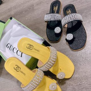 Dép xỏ ngón