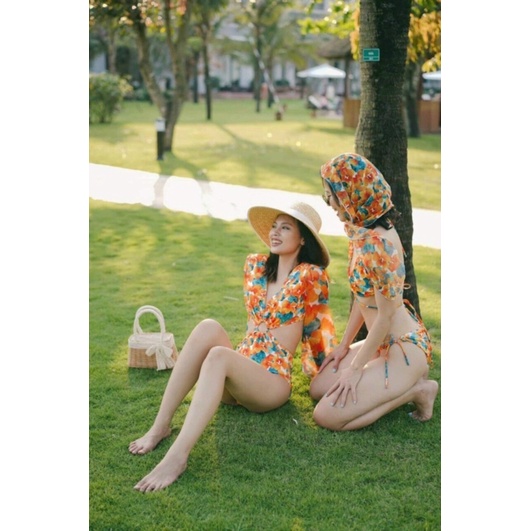 Bikini nữ đi biển hoạ tiết hoa cam trendy 2023
