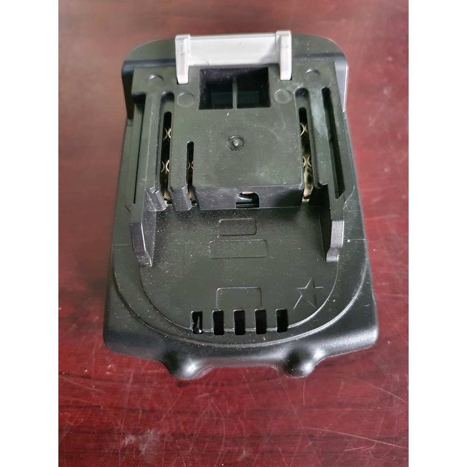 Máy rửa xe, tưới cây cảnh cầm tay chạy pin 199v HITACHI, tặng bình tạo bọt, máy khỏe, nhỏ gọn, tiện lợi