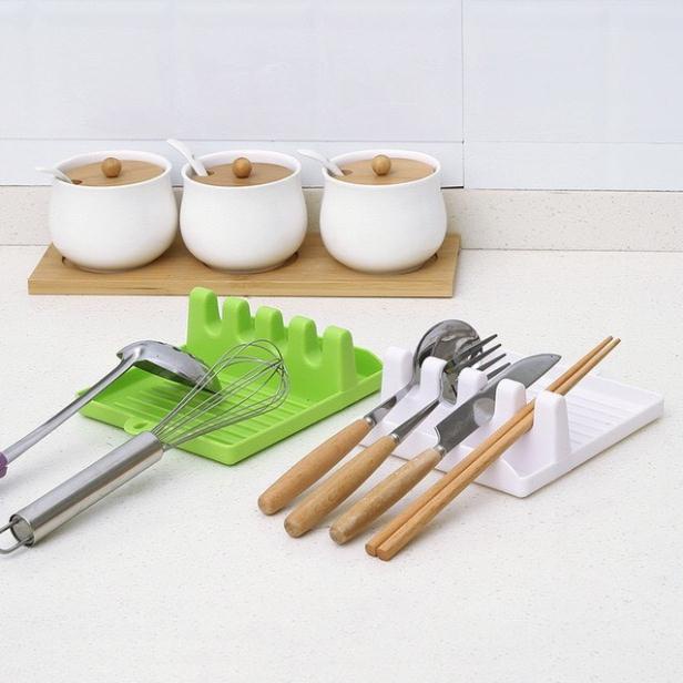 Giá đỡ nắp xoong nồi, gác muỗng đũa vá múc canh ráo dầu