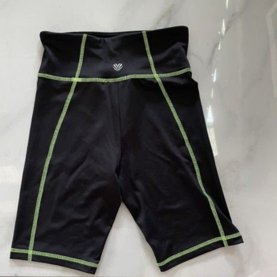 Quần F21 High-Rise Biker Shorts - Áo F21 Cotton-Blend Cropped Tank Top