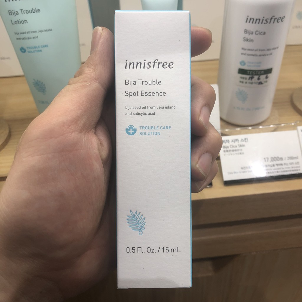 Tinh chất cải thiện và làm dịu vùng da mụn Innisfree Bija Trouble Spot Essence