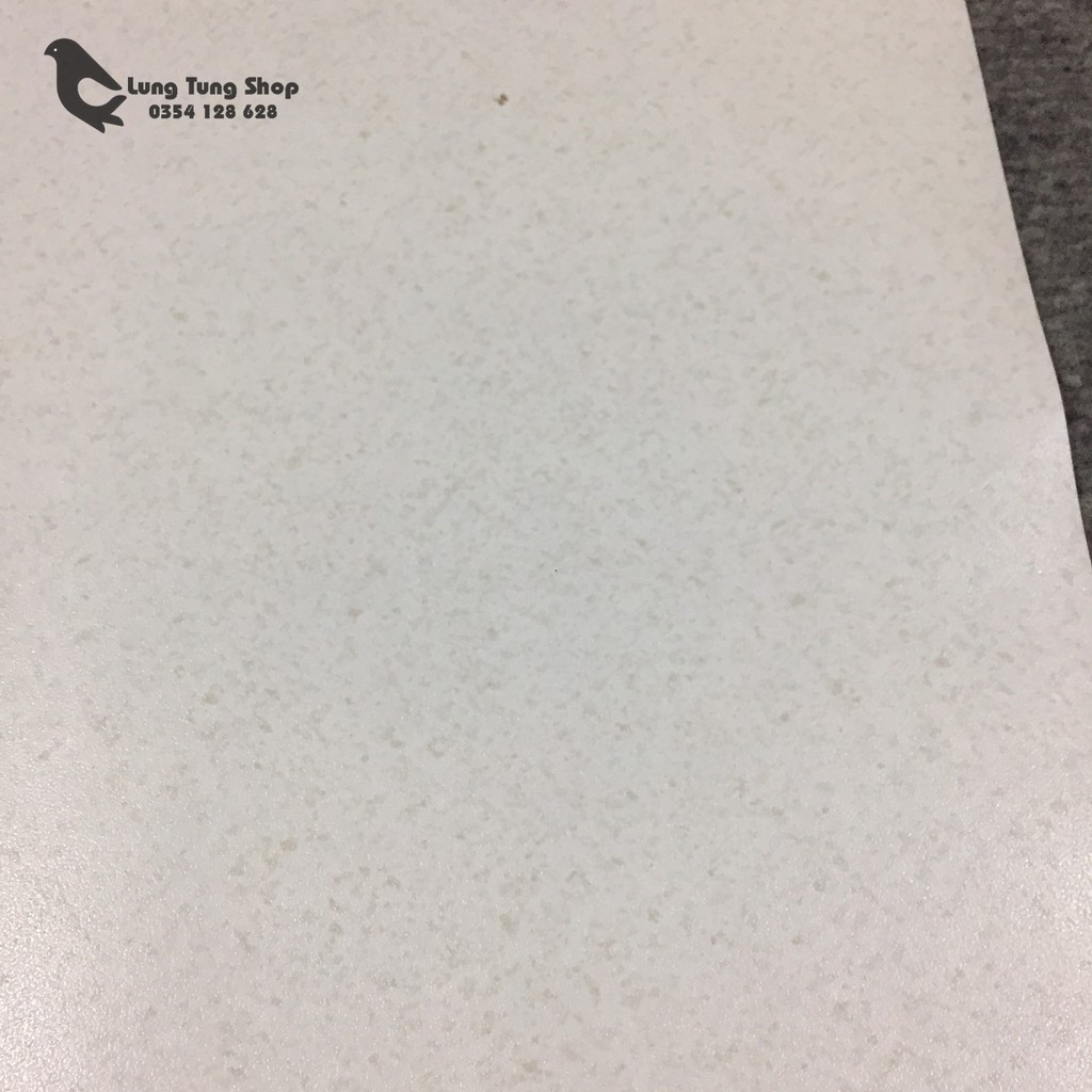 Thảm nhựa simili trải sàn màu trắng nhám