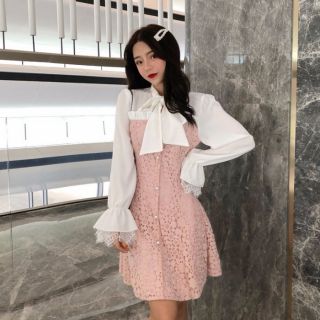 Đầm tiểu thư cổ nơ dài tay phối ren 2 màu - u.w