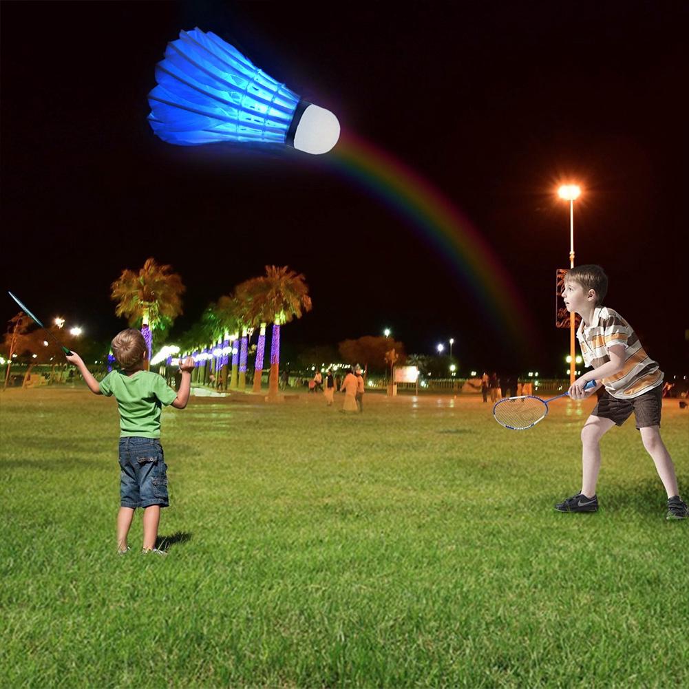 Bộ 4 trái cầu lông có đèn LED phát sáng buổi tối hiện đại